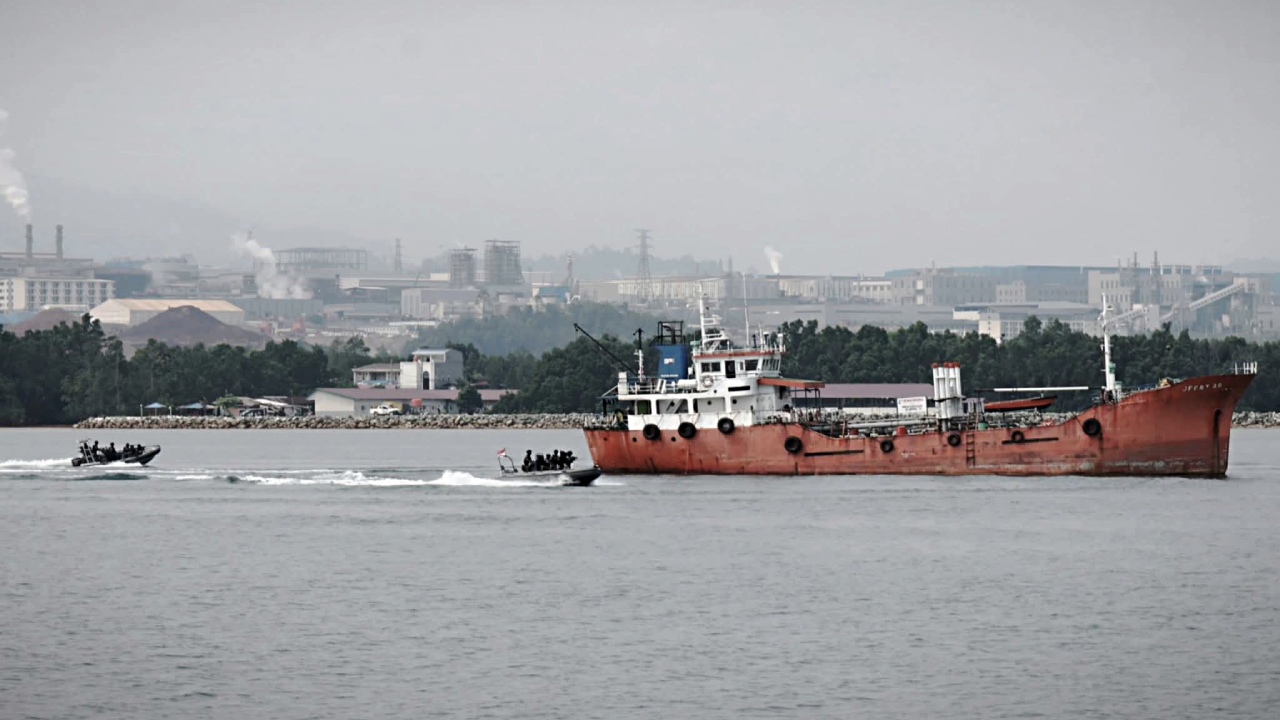 Menjaga Investasi, Menggerus Ruang Sipil